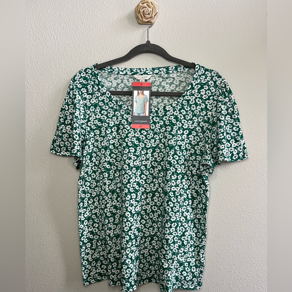 Lucky Brand flutter sleeve top, size medium. NWT